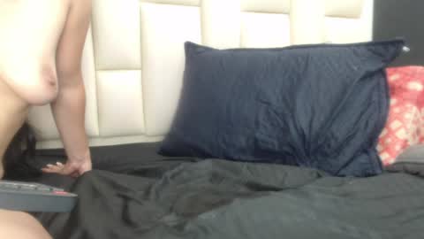 Snapshot of auroraa_miller chatting on 8, 1, 2025 auroraa_miller online show from 8, 1, 2025