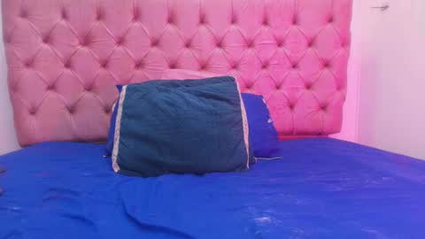 Snapshot of auroraa_miller chatting on 11, 9, 2025 auroraa_miller online show from 11, 9, 2025