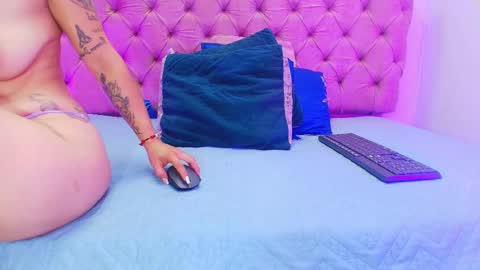 Snapshot of auroraa_miller chatting on 18, 9, 2025 auroraa_miller online show from 18, 9, 2025