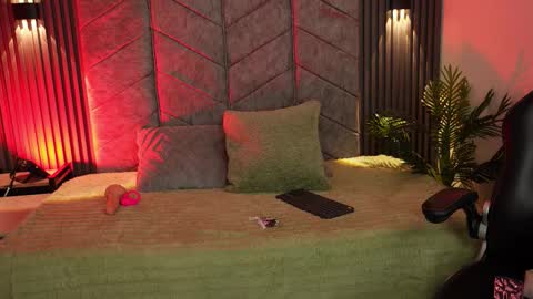 Snapshot of auroralanee chatting on 1, 10, 2025 aurora online show from 1, 10, 2025