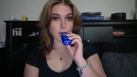 Snapshot of auroralightz1 chatting on 3, 3, 2026 auroralightz1 online show from 3, 3, 2026