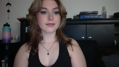 Snapshot of auroralightz1 chatting on 21, 5, 2026 auroralightz1 online show from 21, 5, 2026