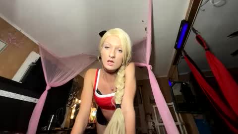 Snapshot of auroranightsxxx chatting on 14, 5, 2026 Destiny Nicole online show from 14, 5, 2026