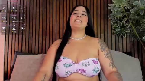 auroraqueenn online show from 16, 7, 2026