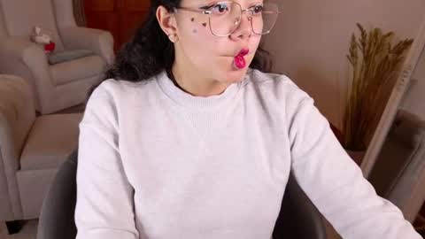 Snapshot of aurorasiera chatting on 9, 11, 2025 Aurora online show from 9, 11, 2025