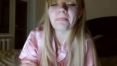 AuroraXRoses online show from 29, 10, 2025