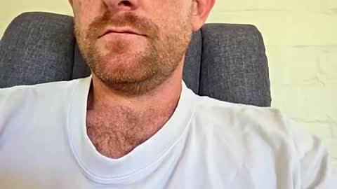 Snapshot of aussie_dadbod9 chatting on 24, 11, 2025 aussie_dadbod9 online show from 24, 11, 2025