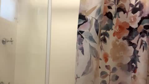 Milf4u online show from 3, 2, 2026