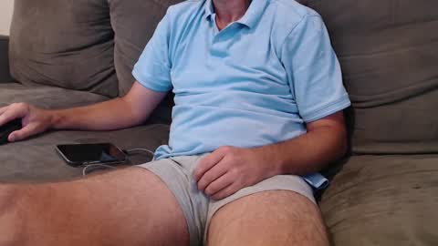 Snapshot of aussiemanvslady chatting on 6, 1, 2025 AussieDeviantsAnomymous online show from 6, 1, 2025