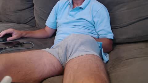 Snapshot of aussiemanvslady chatting on 7, 1, 2025 AussieDeviantsAnomymous online show from 7, 1, 2025