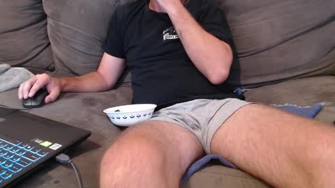 Snapshot of aussiemanvslady chatting on 31, 1, 2025 AussieDeviantsAnomymous online show from 31, 1, 2025