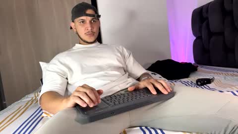 A online show from 19, 12, 2025