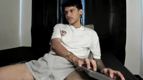 Snapshot of austin_falcon chatting on 17, 1, 2025 Austin online show from 17, 1, 2025