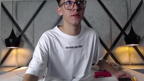 austinreeds online show from 25, 9, 2025