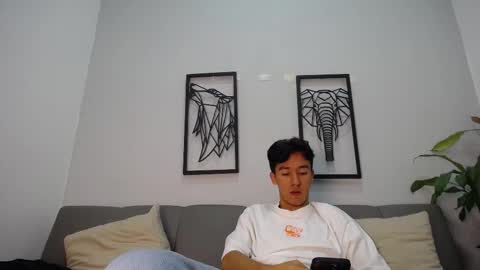 austinreeds online show from 21, 10, 2025