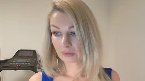 Snapshot of avaluxe_ chatting on 7, 1, 2026 Eira online show from 7, 1, 2026