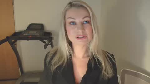 Snapshot of avaluxe_ chatting on 9, 1, 2026 Eira online show from 9, 1, 2026