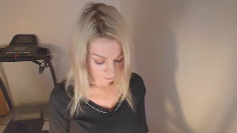 Snapshot of avaluxe_ chatting on 15, 1, 2026 Eira online show from 15, 1, 2026