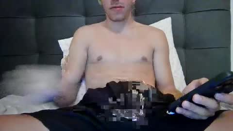 Snapshot of avarageeuropeguy chatting on 17, 9, 2025 Avarageeuropeguy online show from 17, 9, 2025