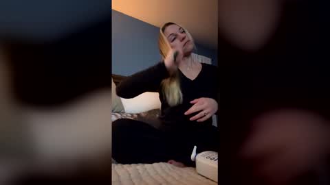 Snapshot of avarosefit chatting on 4, 2, 2026 Ava Rose online show from 4, 2, 2026