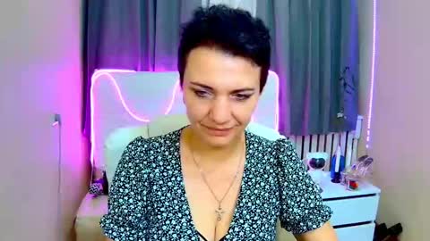 Snapshot of avasaturnian chatting on 14, 9, 2025 avasaturnian online show from 14, 9, 2025