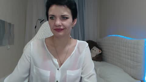 Snapshot of avasaturnian chatting on 21, 11, 2025 avasaturnian online show from 21, 11, 2025