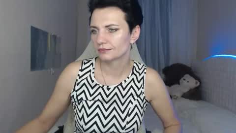 Snapshot of avasaturnian chatting on 22, 11, 2025 avasaturnian online show from 22, 11, 2025