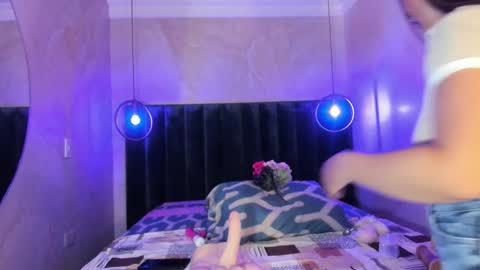 avawhiite online show from 8, 3, 2026