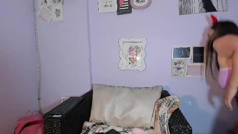 avawhiite online show from 11, 4, 2026