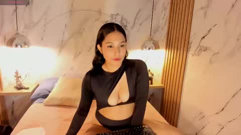 avelynnoe online show from 25, 2, 2025