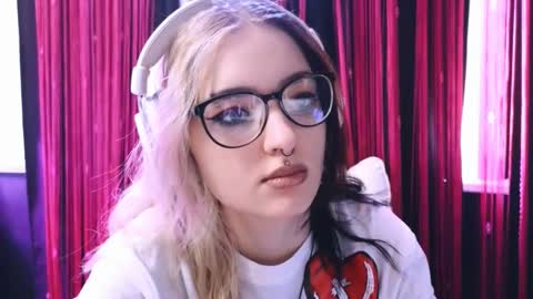 Snapshot of avi_nile chatting on 23, 2, 2025 Avriel online show from 23, 2, 2025