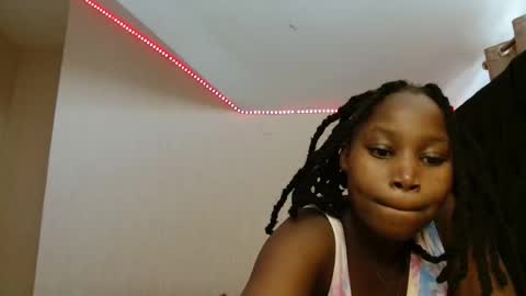 Snapshot of avian_talya chatting on 3, 11, 2025 Avian online show from 3, 11, 2025