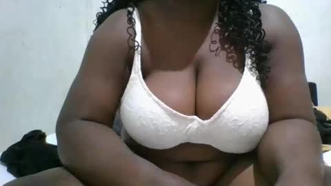 Snapshot of avril254 chatting on 11, 1, 2026 avril254 online show from 11, 1, 2026