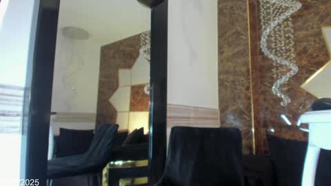 AVRIL online show from 11, 1, 2025