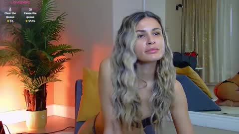 AVRILL CYRUX online show from 11, 2, 2026