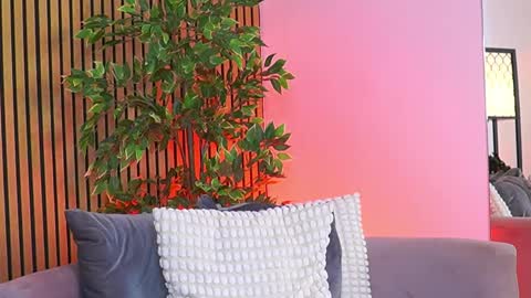 AVRILL CYRUX online show from 18, 4, 2026