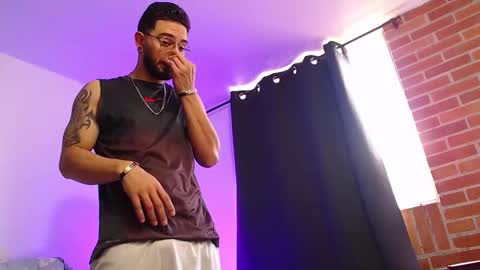 Independiente Model online show from 14, 12, 2025