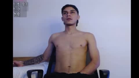 Snapshot of axel_davis_ chatting on 22, 10, 2025 axel davis online show from 22, 10, 2025