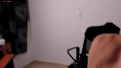 Snapshot of axel_davis_ chatting on 18, 11, 2025 axel davis online show from 18, 11, 2025