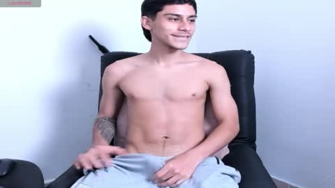 Snapshot of axel_davis_ chatting on 24, 11, 2025 axel davis online show from 24, 11, 2025