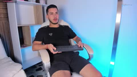 axel_grey_ online show from 29, 9, 2025