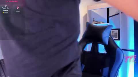 axel_grey_ online show from 3, 7, 2026