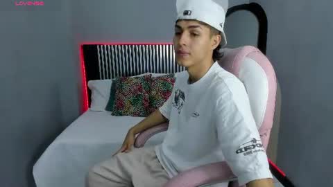 Snapshot of axel_mendoza_ chatting on 24, 6, 2026 A X E L online show from 24, 6, 2026