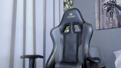 Snapshot of axel_owen chatting on 21, 1, 2025 Axel online show from 21, 1, 2025