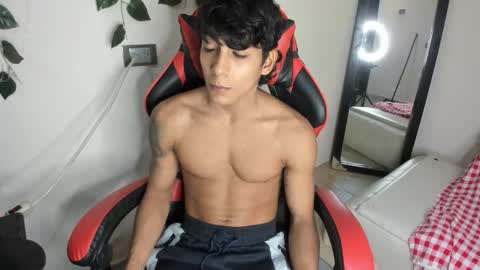 Snapshot of axel_rosse2 chatting on 14, 11, 2025 axel_rosse2 online show from 14, 11, 2025