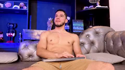 Axel  online show from 14, 4, 2026
