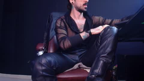 Snapshot of axelcolton chatting on 21, 10, 2025 AxelColton online show from 21, 10, 2025