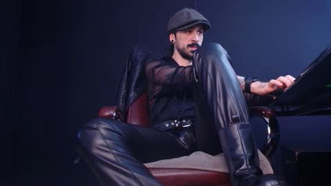 Snapshot of axelcolton chatting on 24, 10, 2025 AxelColton online show from 24, 10, 2025