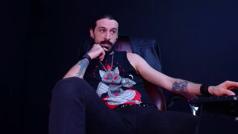 Snapshot of axelcolton chatting on 2, 11, 2025 AxelColton online show from 2, 11, 2025