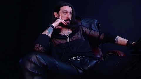 Snapshot of axelcolton chatting on 8, 11, 2025 AxelColton online show from 8, 11, 2025